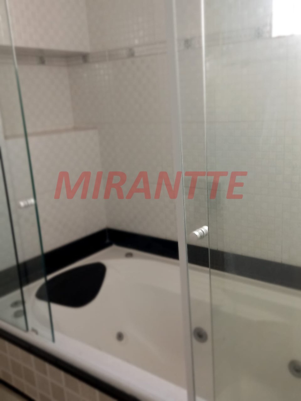 Sobrado de 269m² com 3 quartos em Jardim Floresta
