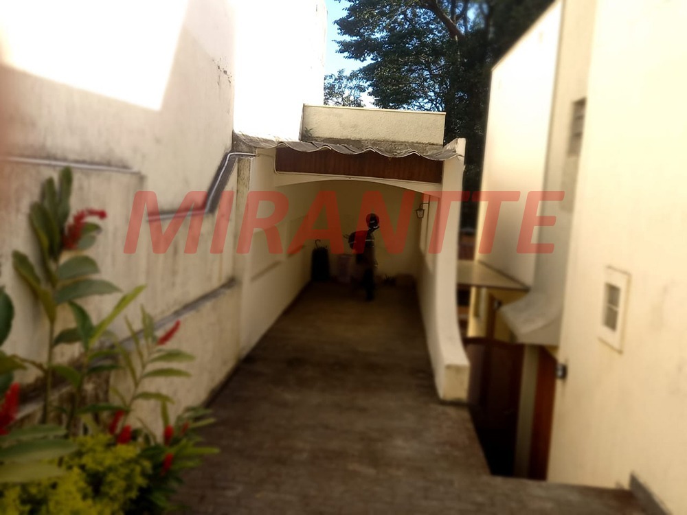 Sobrado de 269m² com 3 quartos em Jardim Floresta