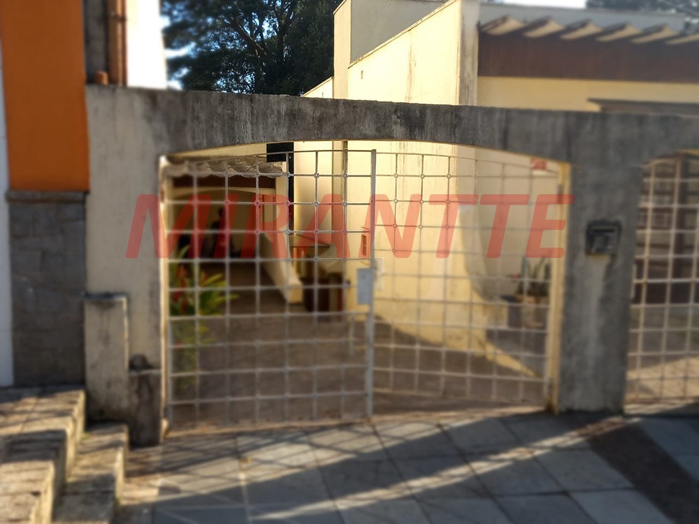 Sobrado de 269m² com 3 quartos em Jardim Floresta