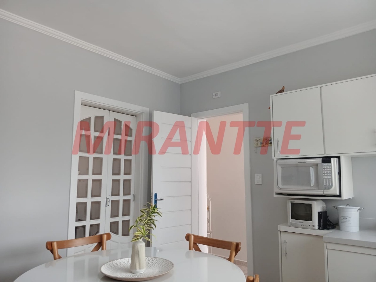 Sobrado de 105m² com 2 quartos em Água Fria