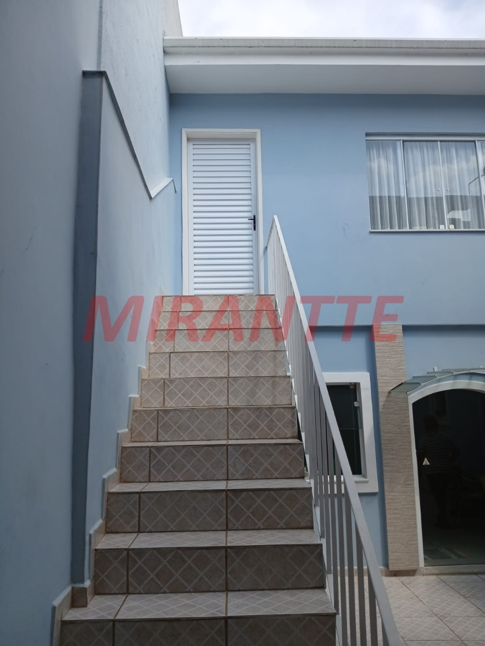 Sobrado de 105m² com 2 quartos em Água Fria