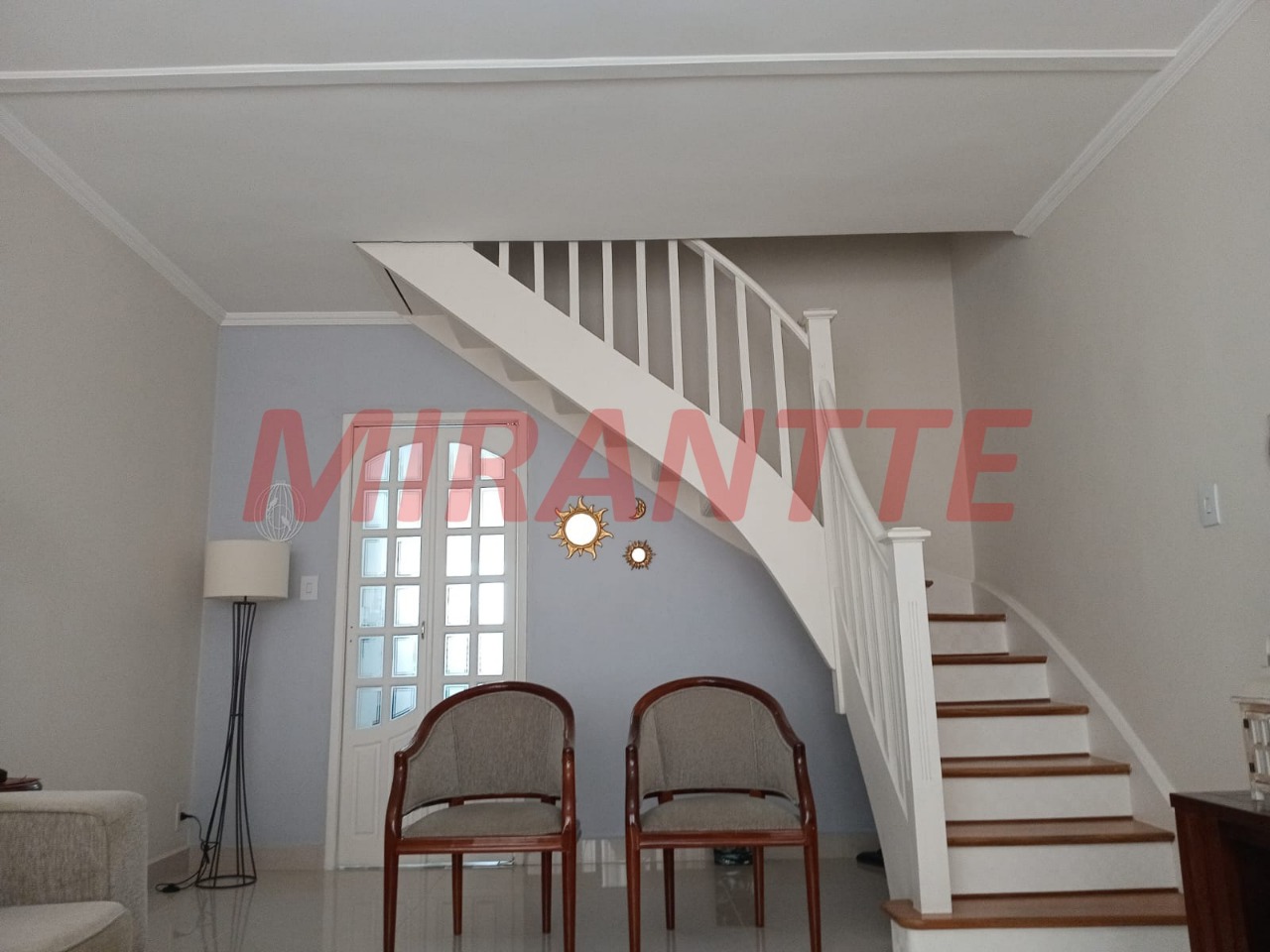 Sobrado de 105m² com 2 quartos em Água Fria