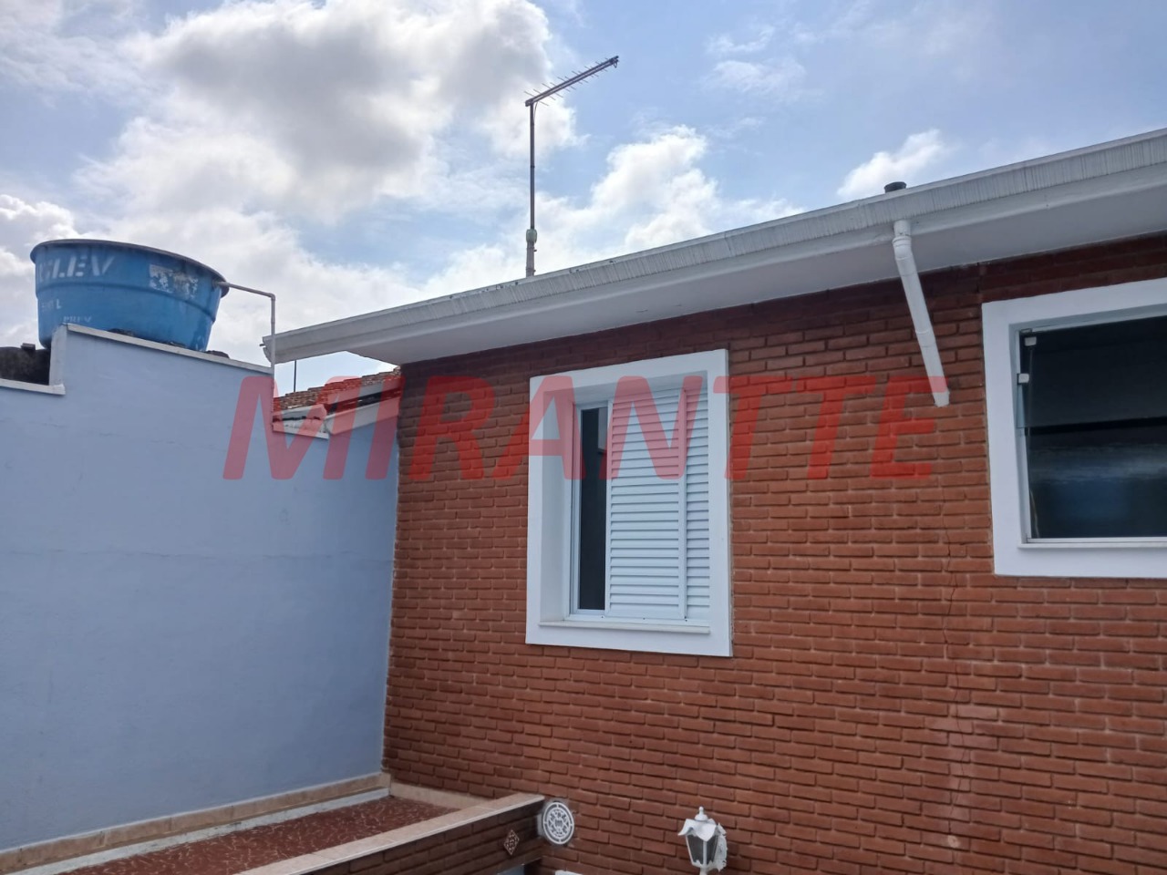 Sobrado de 105m² com 2 quartos em Água Fria