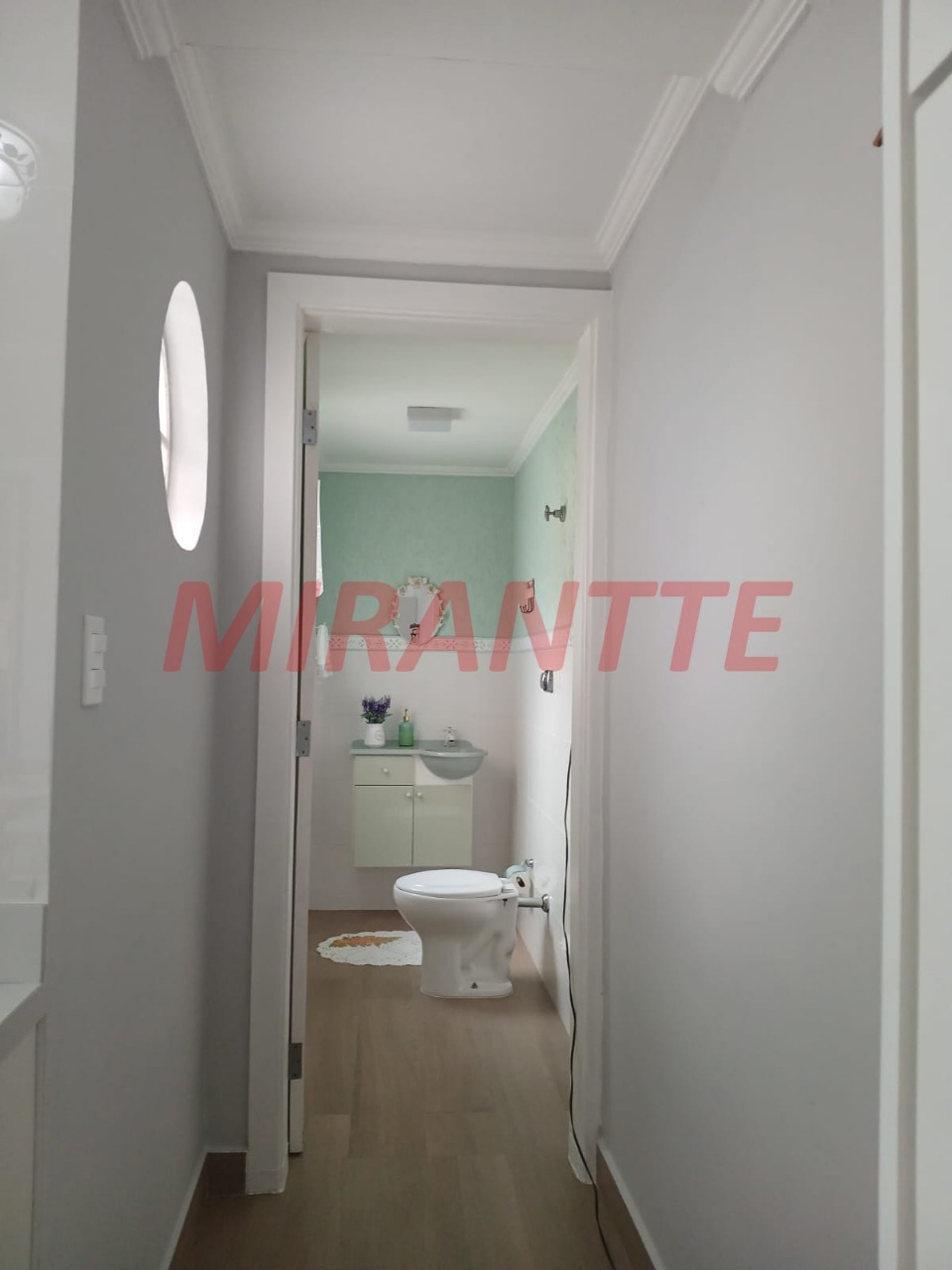 Sobrado de 105m² com 2 quartos em Água Fria