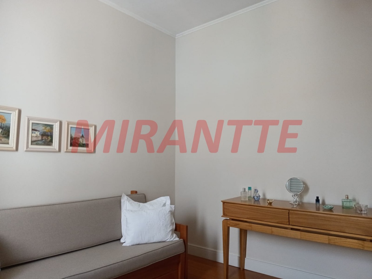 Sobrado de 105m² com 2 quartos em Água Fria