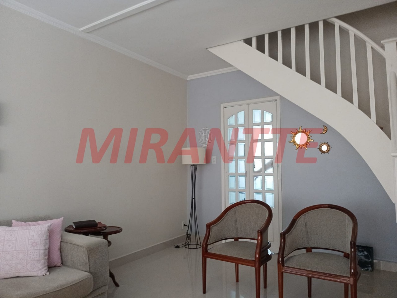 Sobrado de 105m² com 2 quartos em Água Fria
