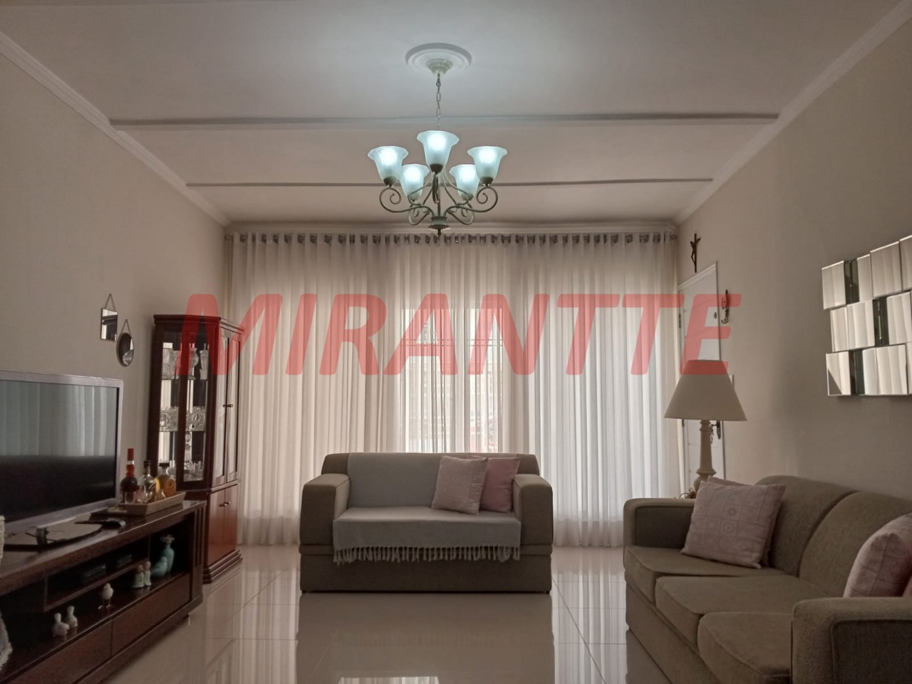 Sobrado de 105m² com 2 quartos em Água Fria