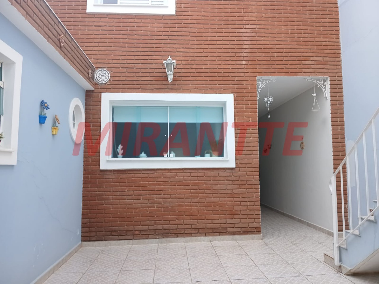 Sobrado de 105m² com 2 quartos em Água Fria
