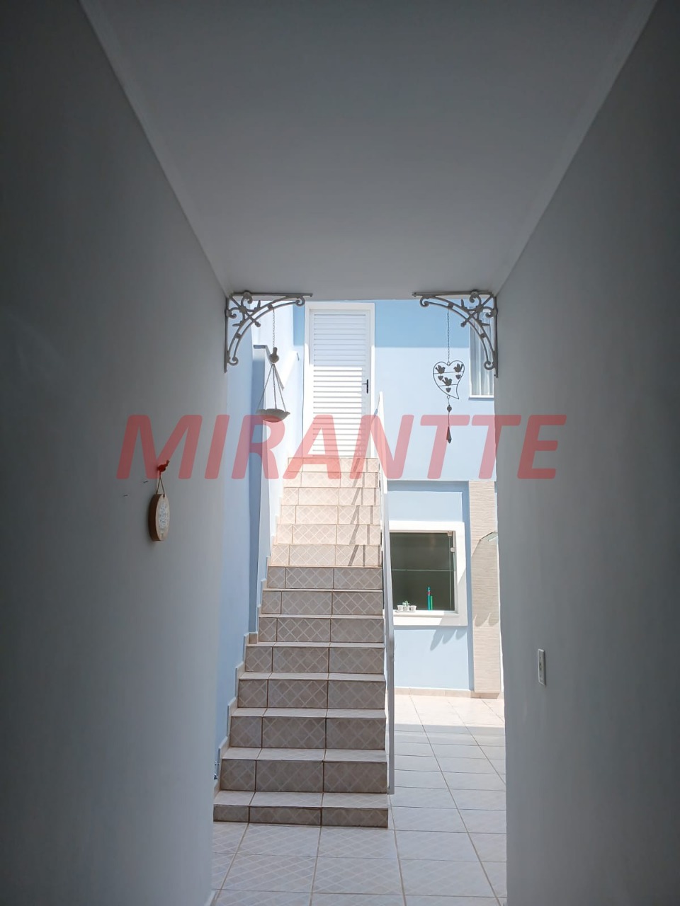 Sobrado de 105m² com 2 quartos em Água Fria