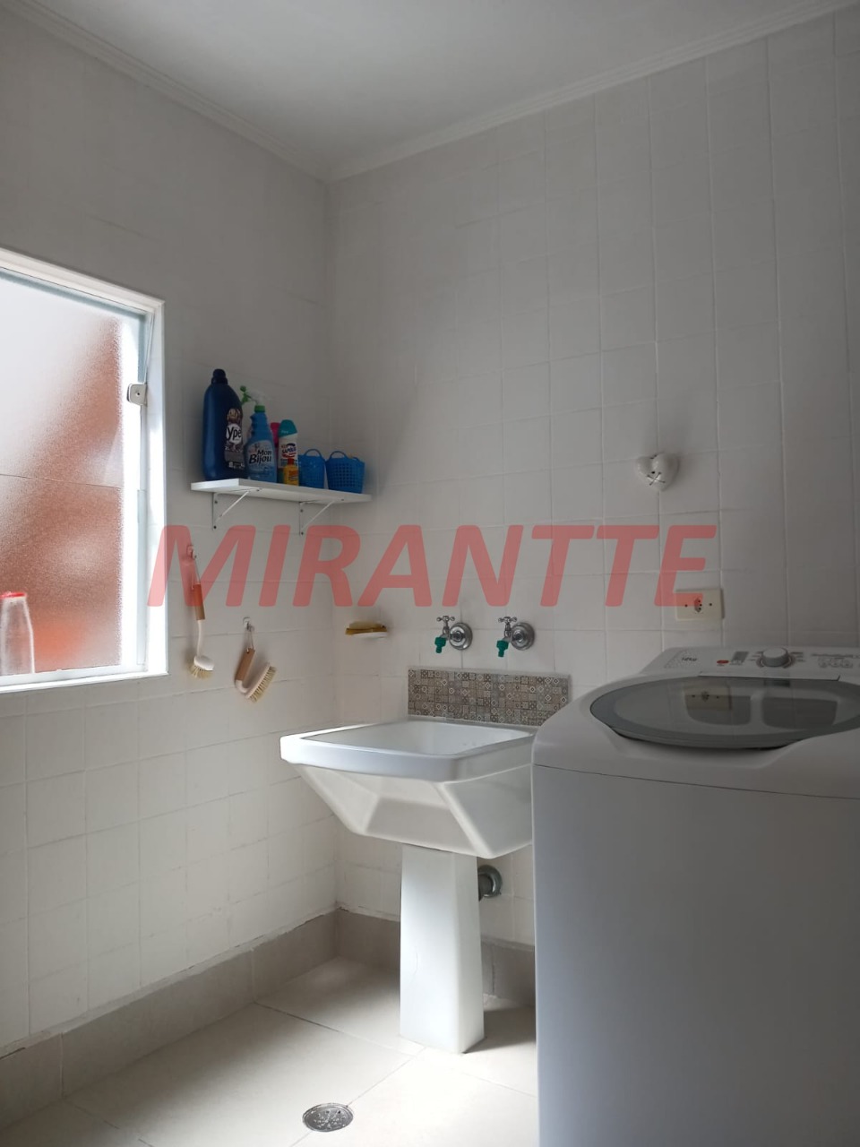Sobrado de 105m² com 2 quartos em Água Fria