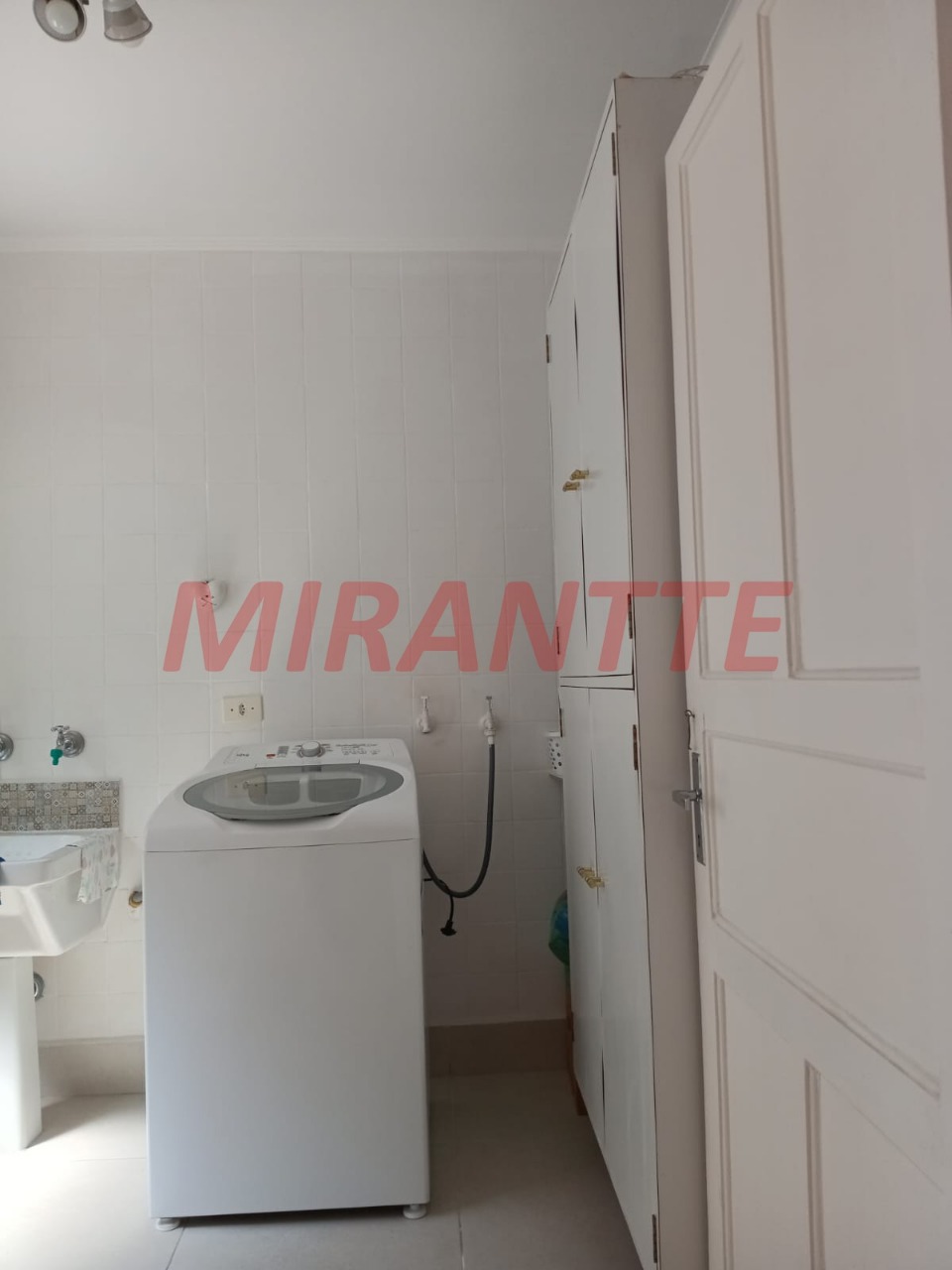 Sobrado de 105m² com 2 quartos em Água Fria