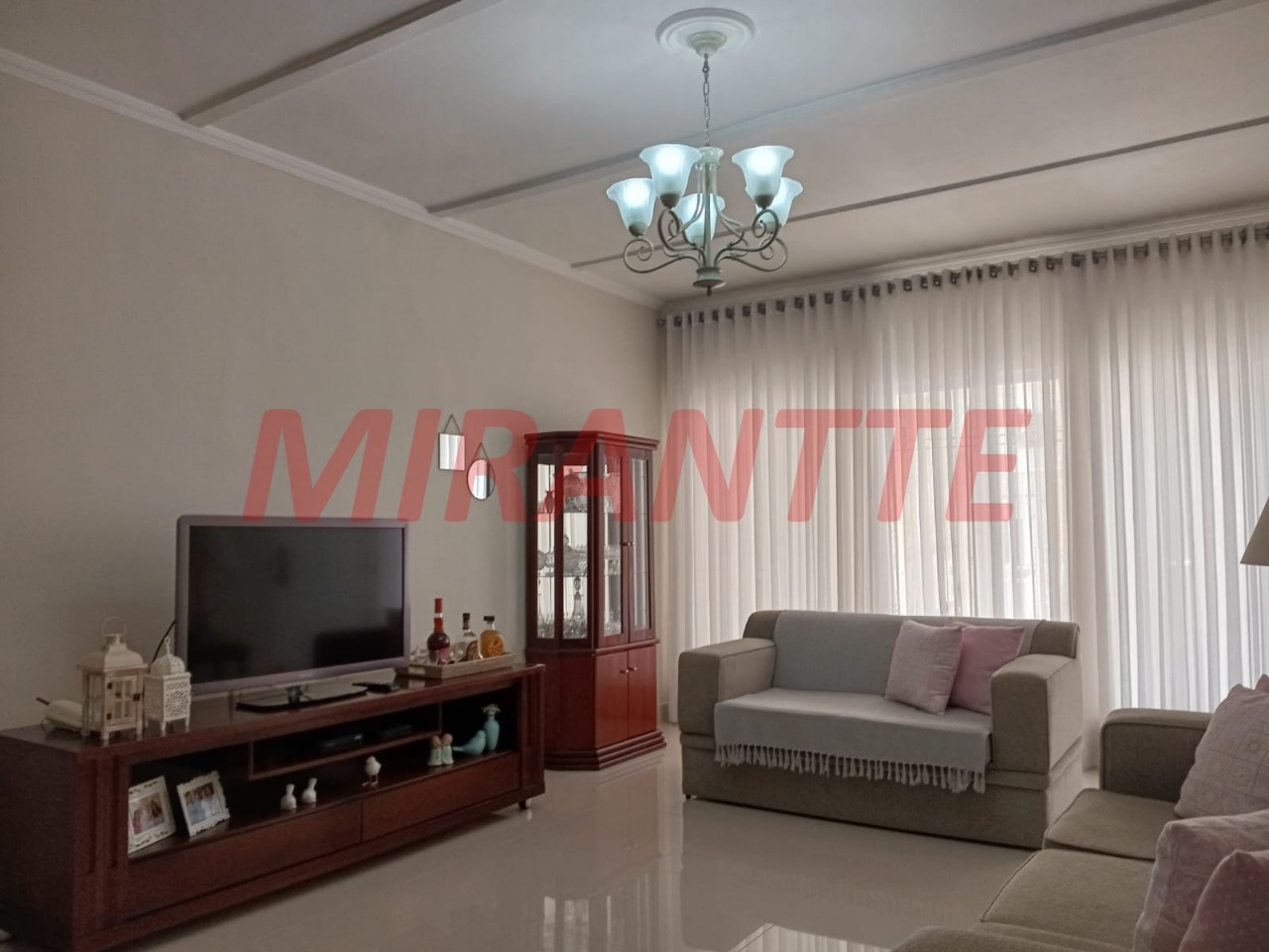 Sobrado de 105m² com 2 quartos em Água Fria