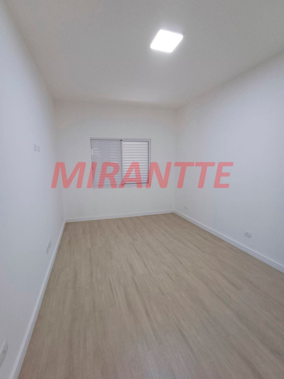 Sobrado de 205m² com 3 quartos em Santana