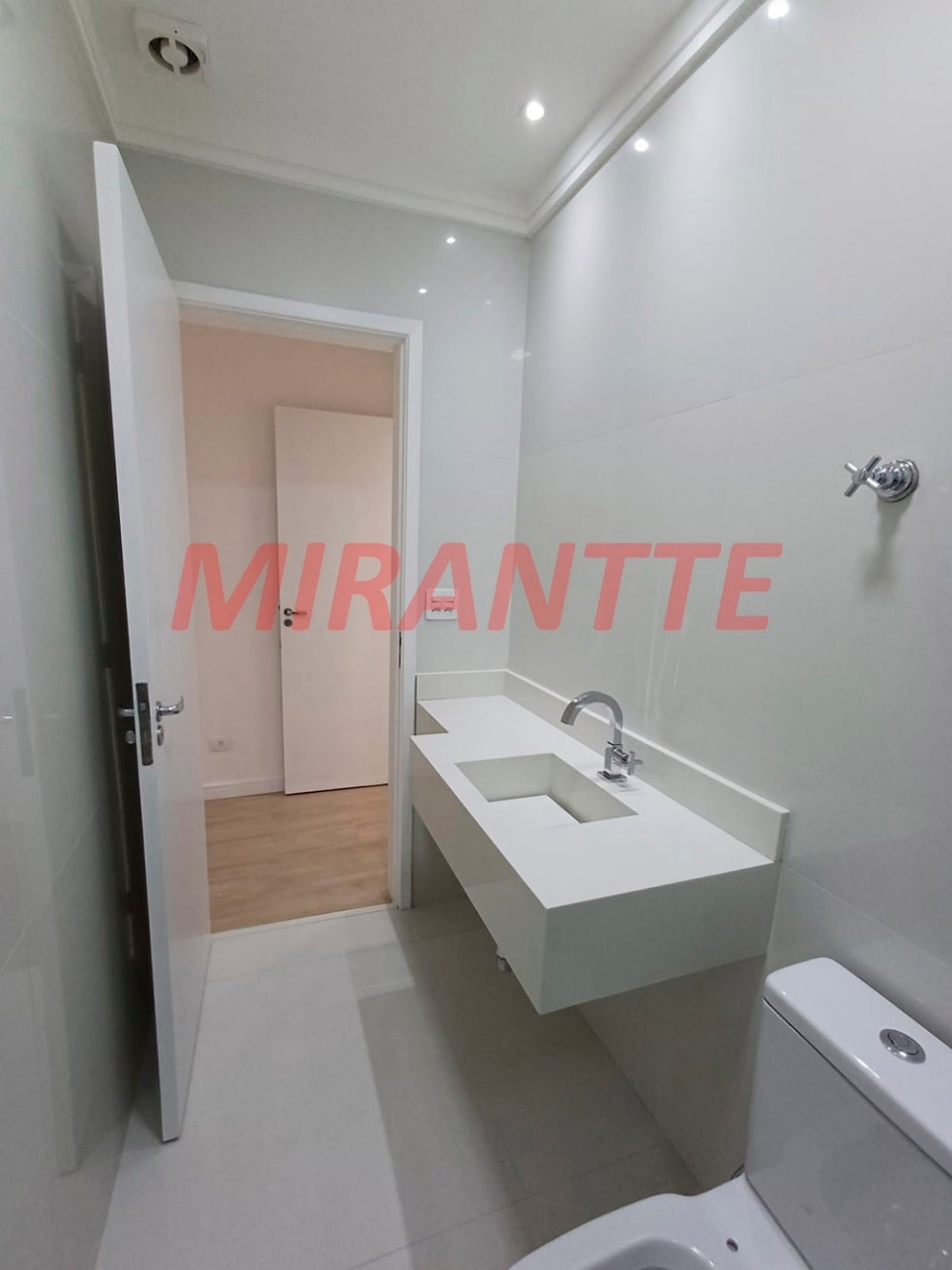 Sobrado de 205m² com 3 quartos em Santana