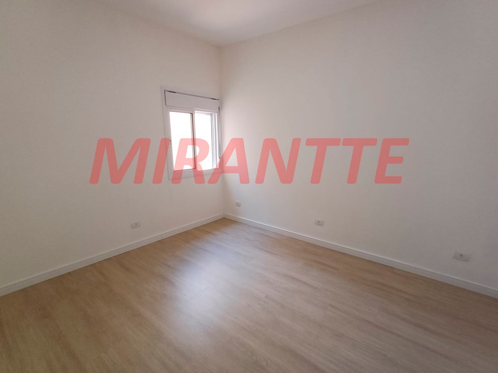 Sobrado de 205m² com 3 quartos em Santana