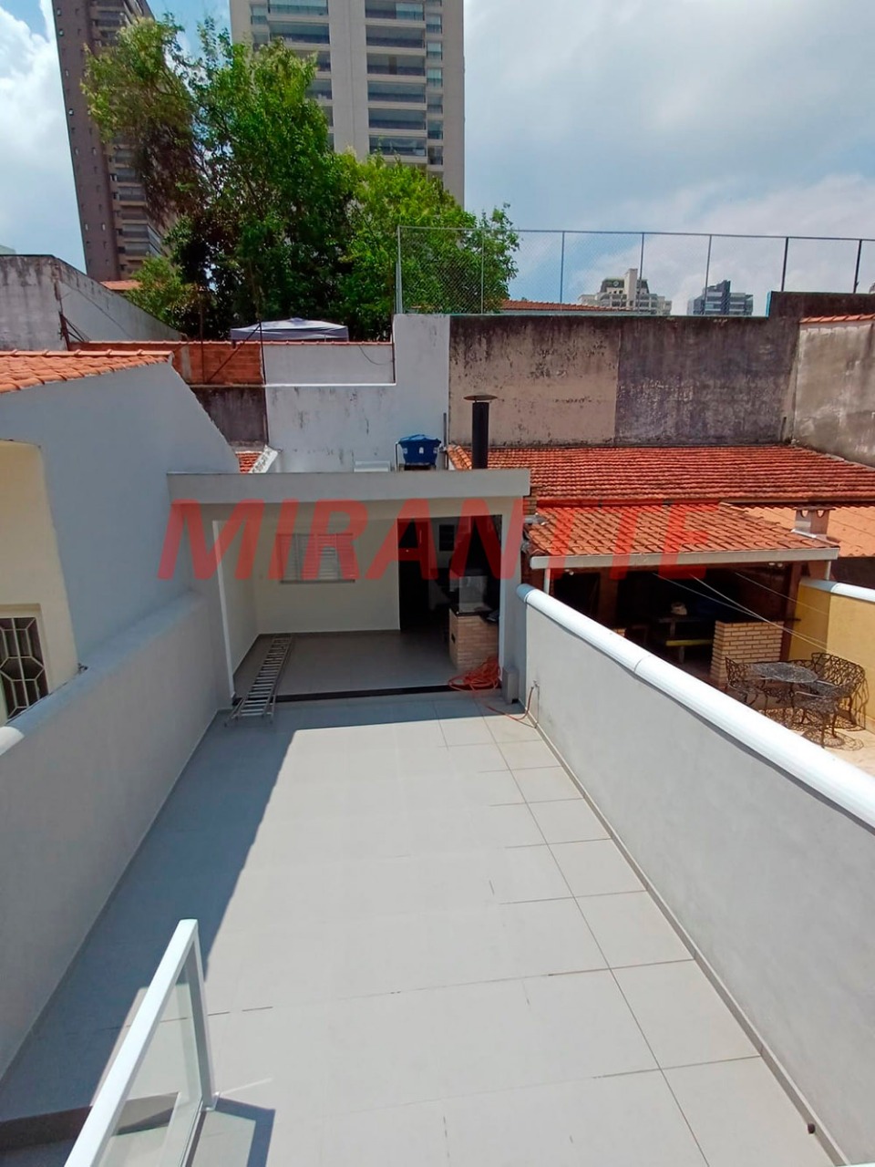 Sobrado de 205m² com 3 quartos em Santana
