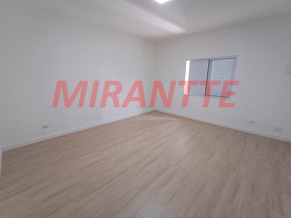 Sobrado de 205m² com 3 quartos em Santana