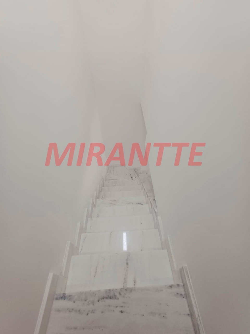 Sobrado de 205m² com 3 quartos em Santana