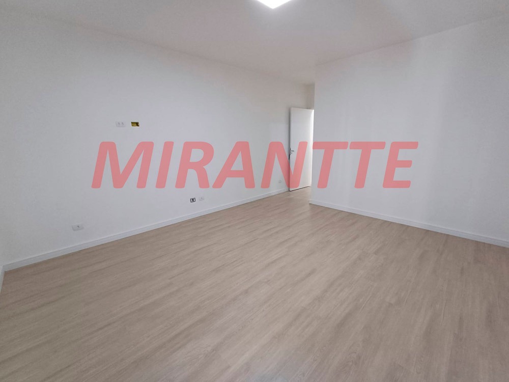 Sobrado de 205m² com 3 quartos em Santana