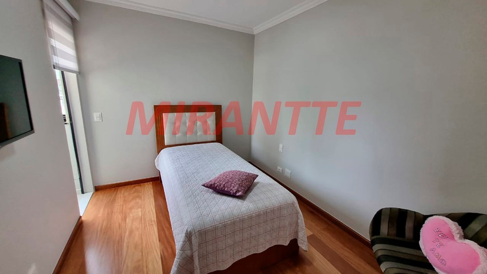 Apartamento de 101m² com 3 quartos em Água Fria