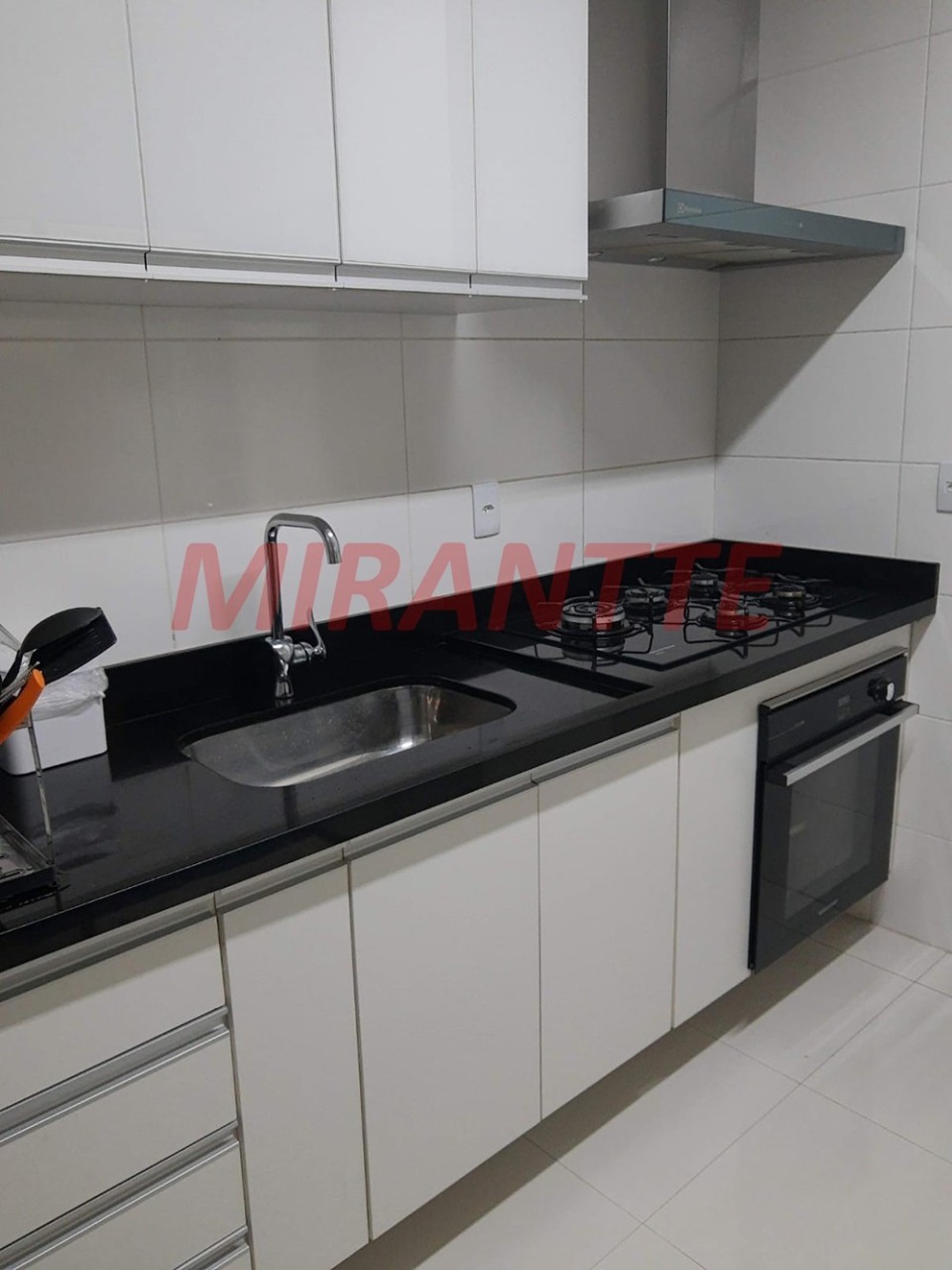 Cond. fechado de 70m² com 2 quartos em Jardim do Colégio (Zona Norte)
