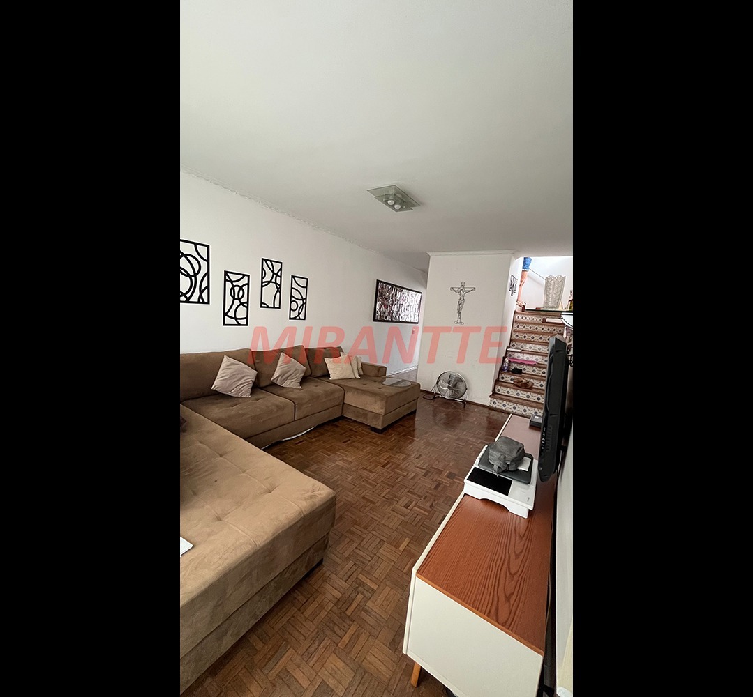 Sobrado de 140m² com 3 quartos em Água Fria