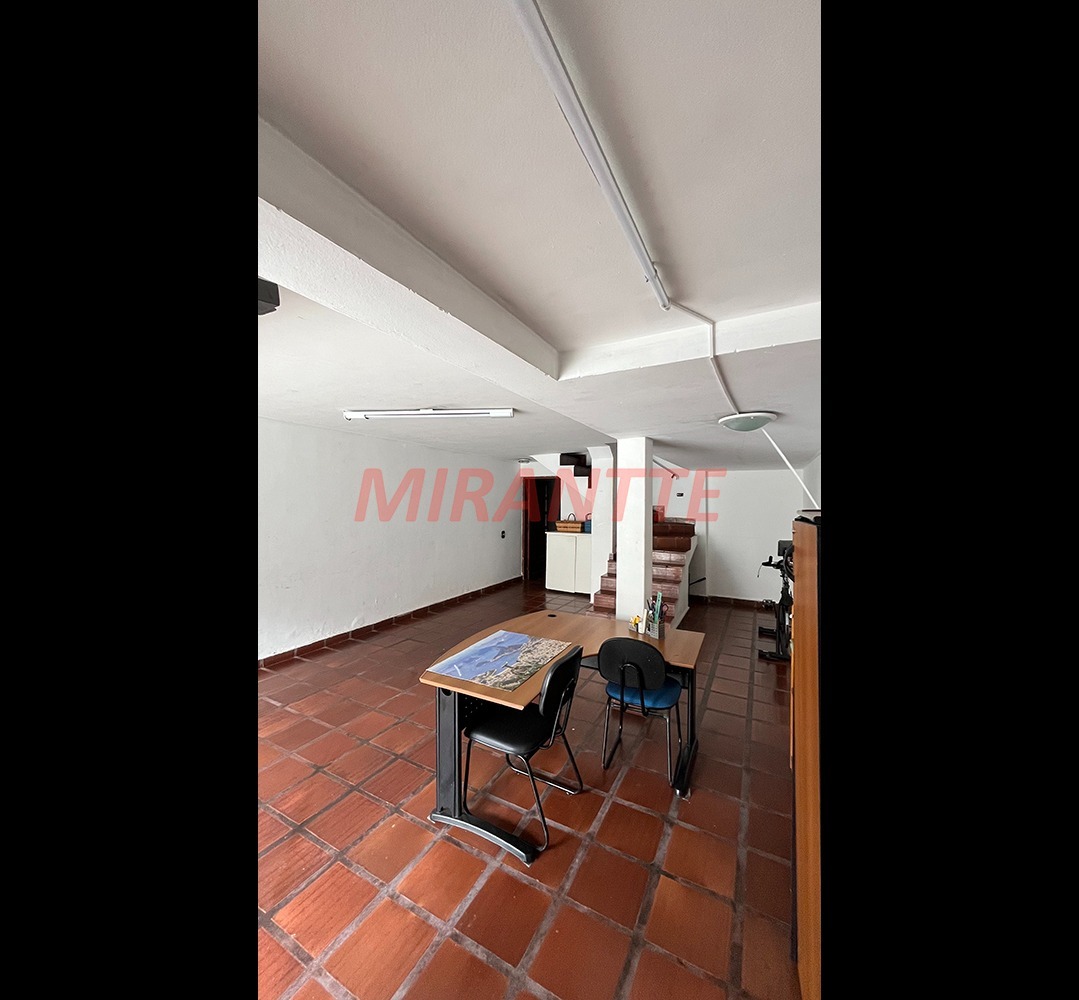 Sobrado de 140m² com 3 quartos em Água Fria