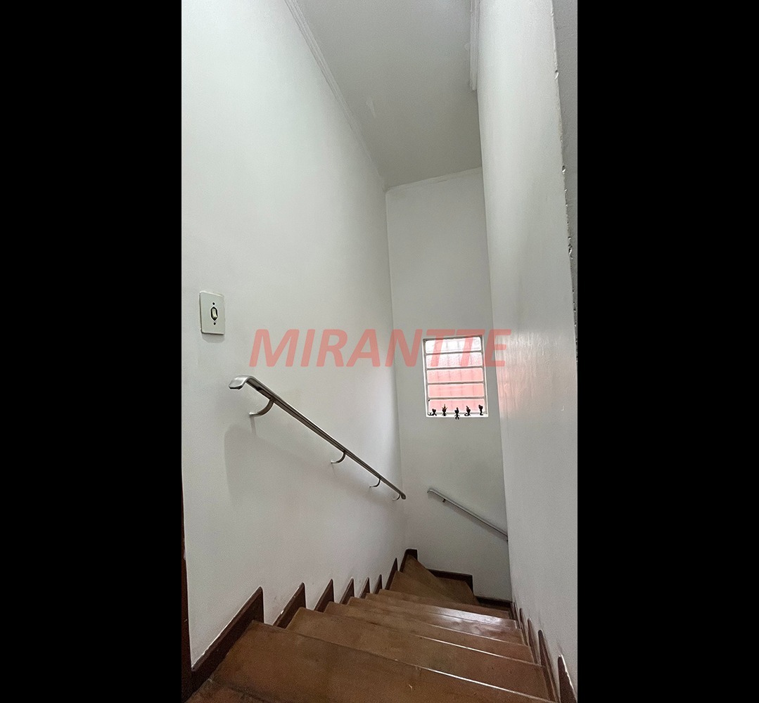 Sobrado de 140m² com 3 quartos em Água Fria