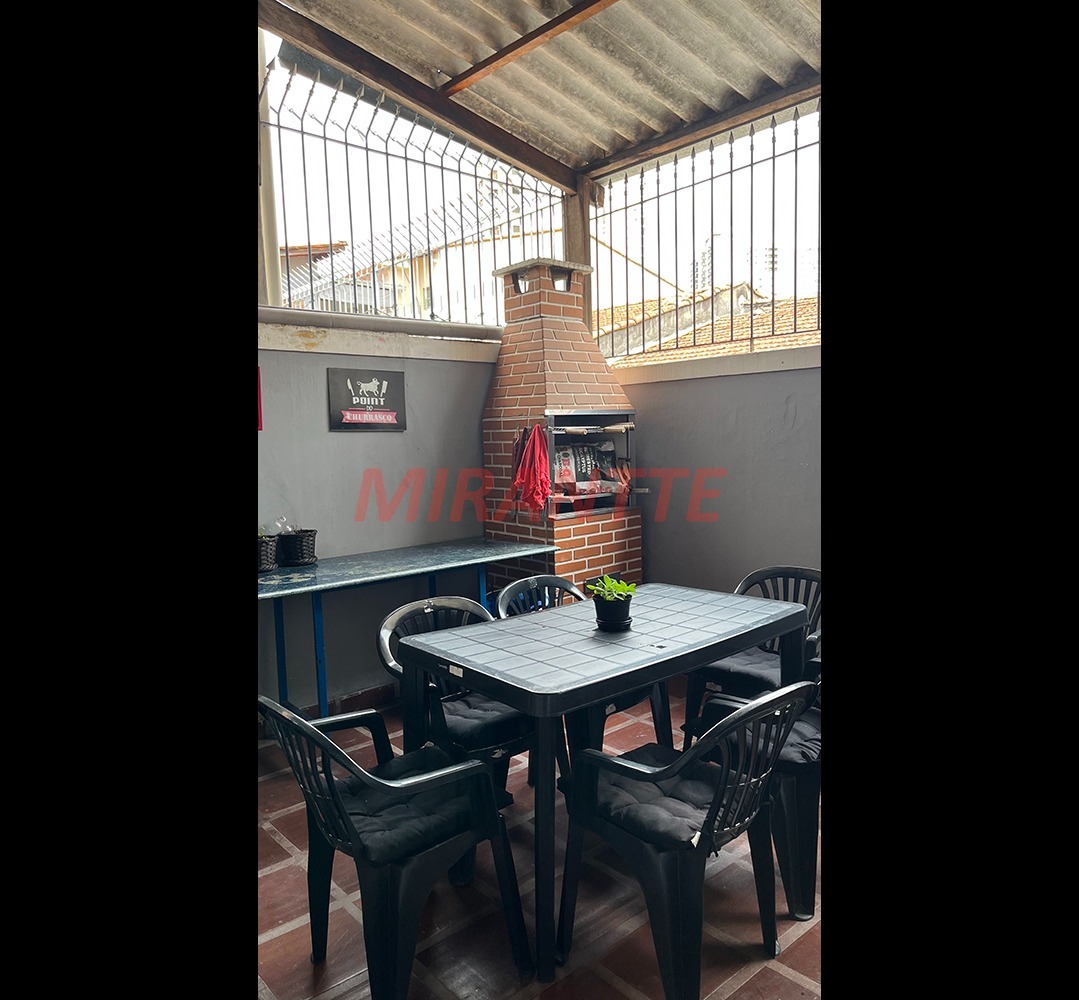Sobrado de 140m² com 3 quartos em Água Fria