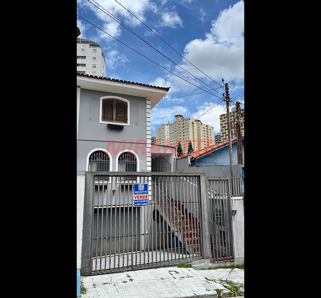 Sobrado de 140m² com 3 quartos em Água Fria