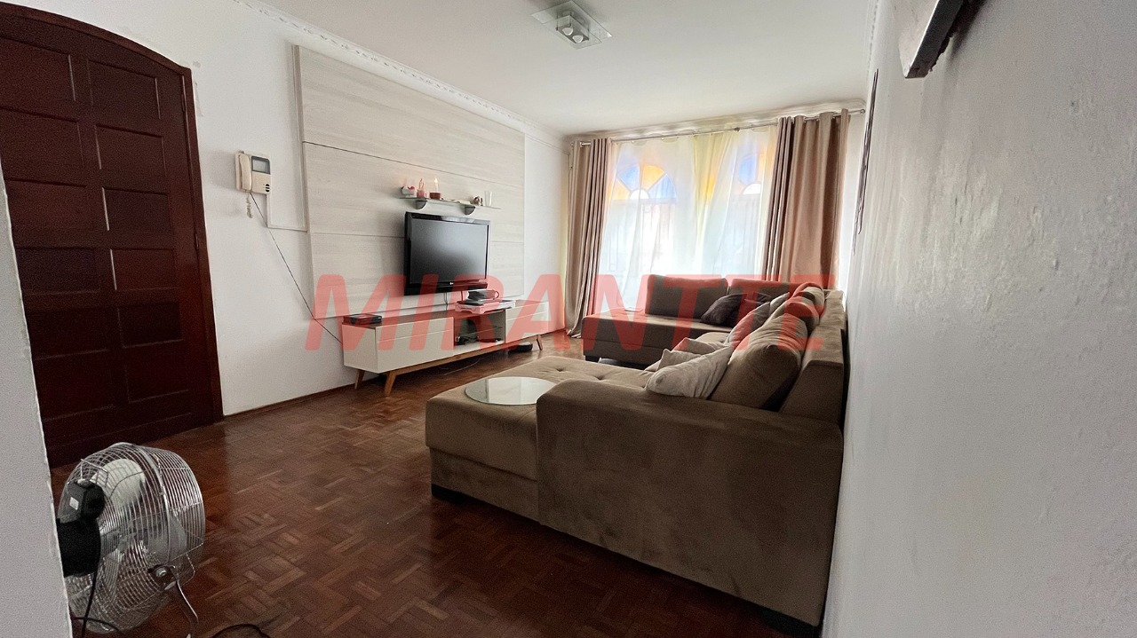 Sobrado de 140m² com 3 quartos em Água Fria