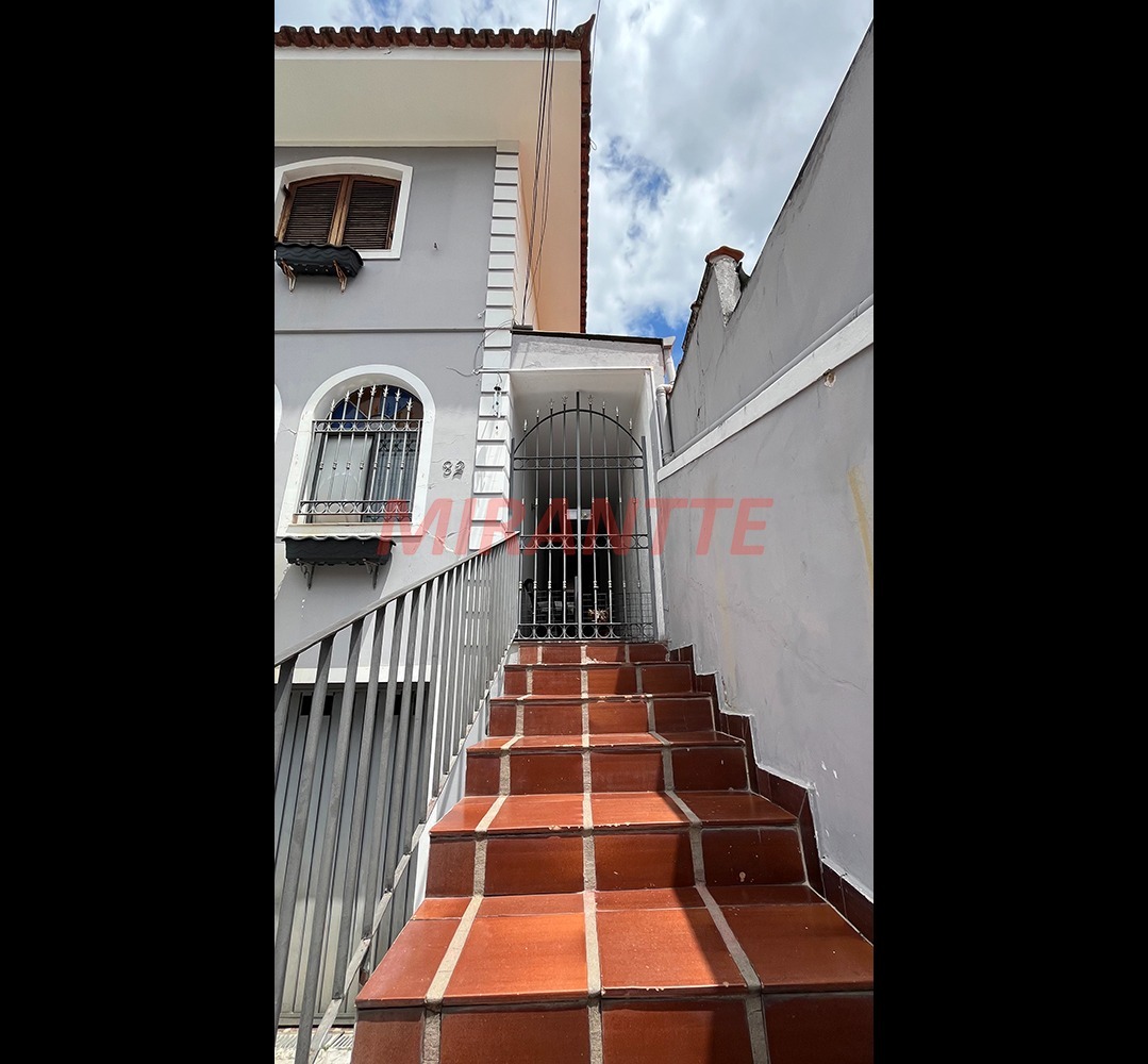 Sobrado de 140m² com 3 quartos em Água Fria