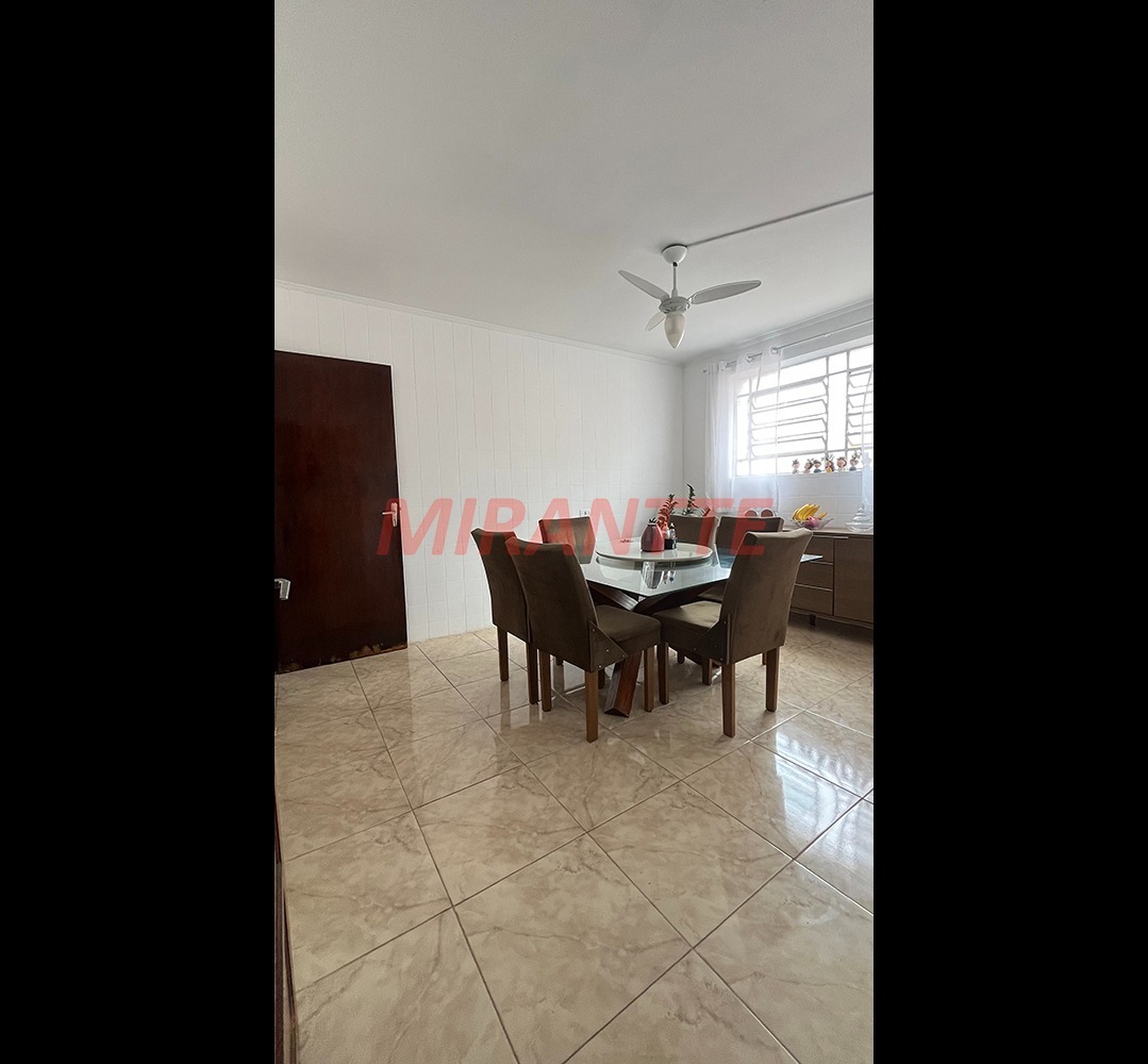 Sobrado de 140m² com 3 quartos em Água Fria