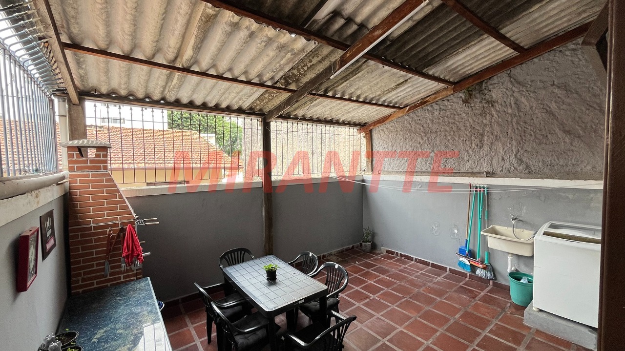 Sobrado de 140m² com 3 quartos em Água Fria