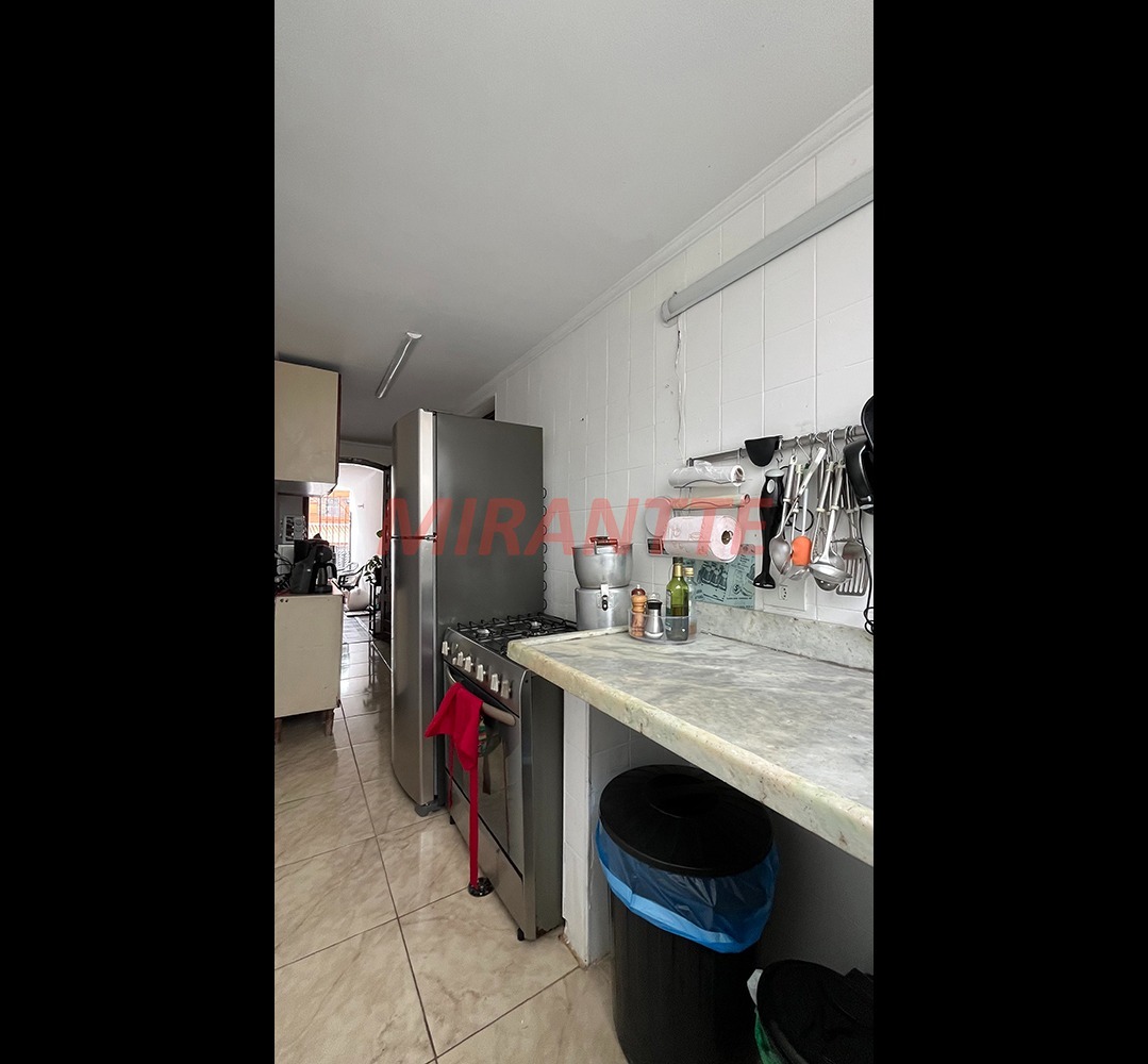 Sobrado de 140m² com 3 quartos em Água Fria