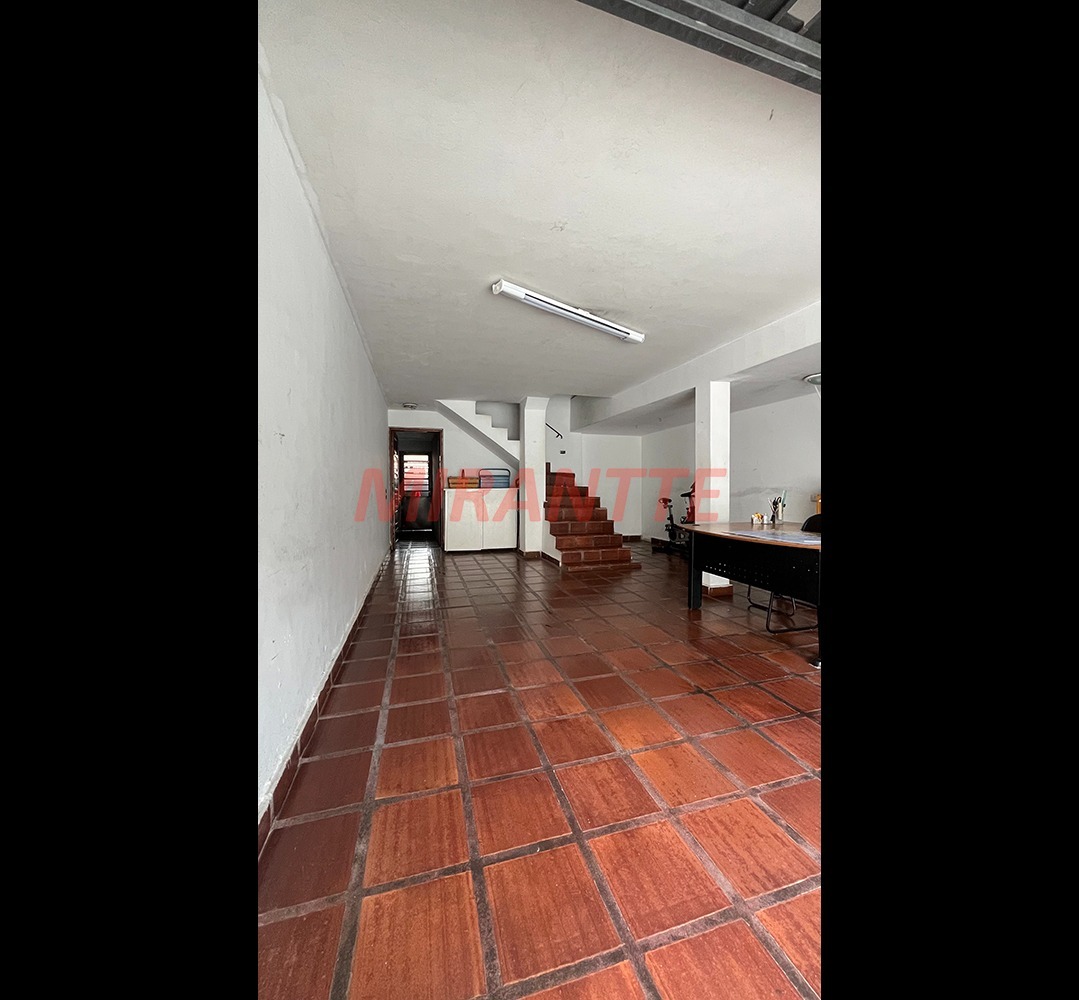 Sobrado de 140m² com 3 quartos em Água Fria