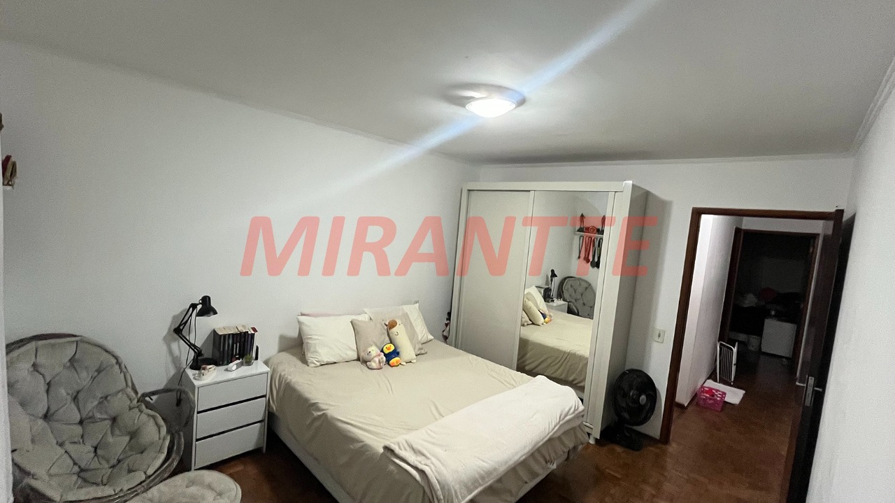 Sobrado de 140m² com 3 quartos em Água Fria