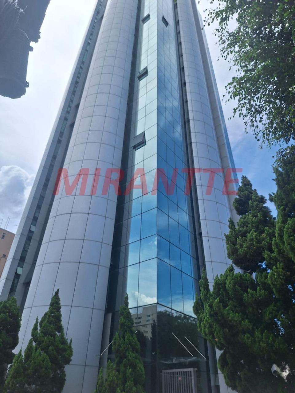 Comercial de 0.38m² em Santana