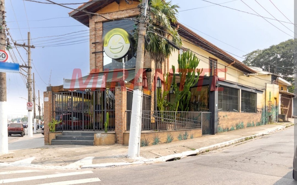 Comercial de 403m² em Limão