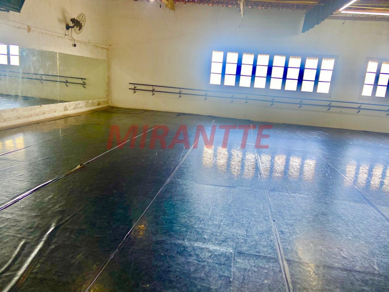 Comercial de 1800m² em Imirim
