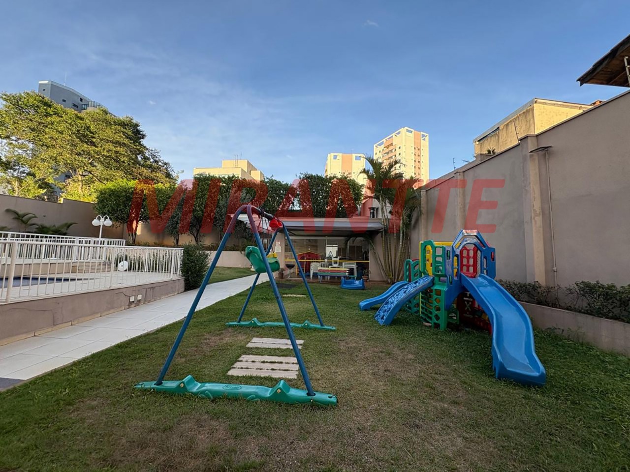 Apartamento de 80m² com 2 quartos em Santa Teresinha