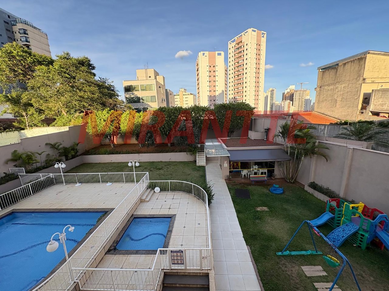 Apartamento de 80m² com 2 quartos em Santa Teresinha