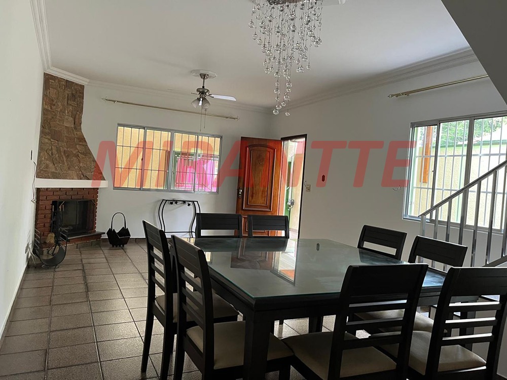 Sobrado de 187m² com 3 quartos em Chora Menino