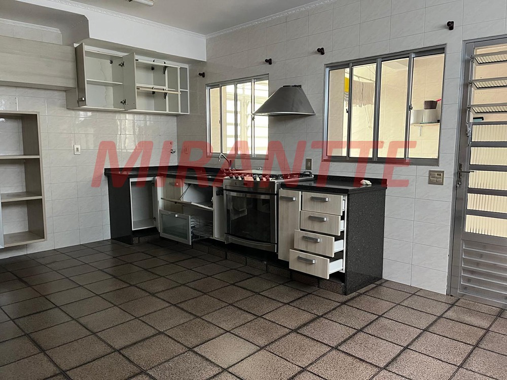 Sobrado de 187m² com 3 quartos em Chora Menino