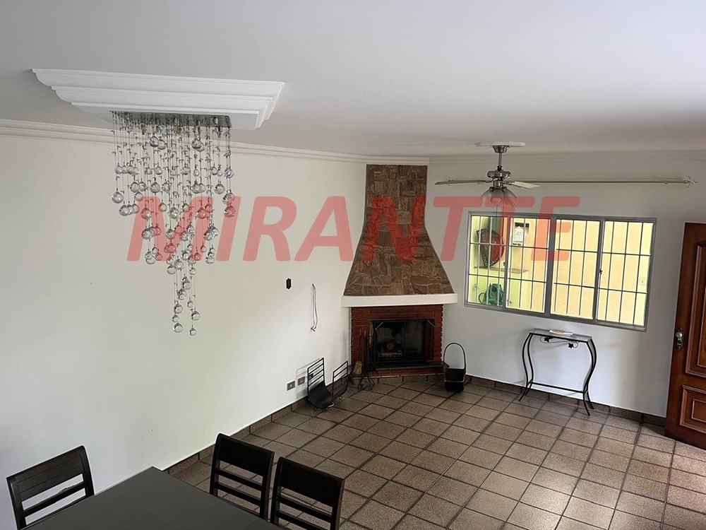 Sobrado de 187m² com 3 quartos em Chora Menino