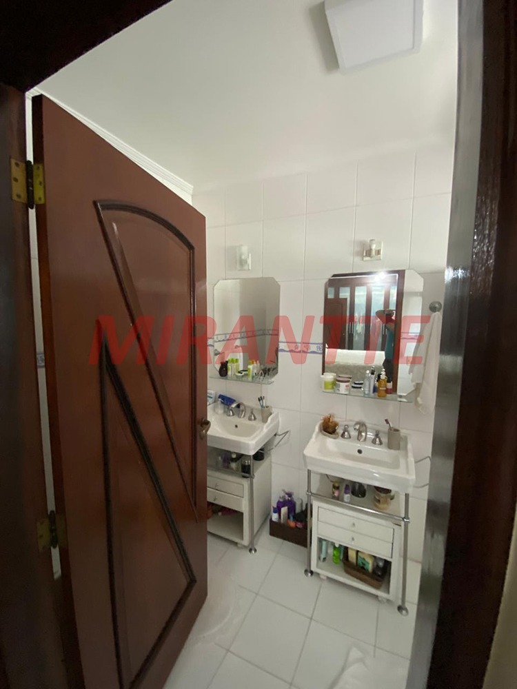 Sobrado de 182m² com 3 quartos em Vila Leonor