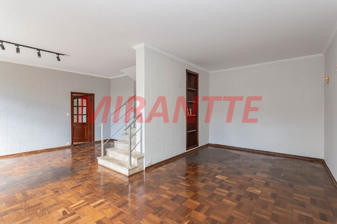 Sobrado de 237m² com 4 quartos em Cidade Monções