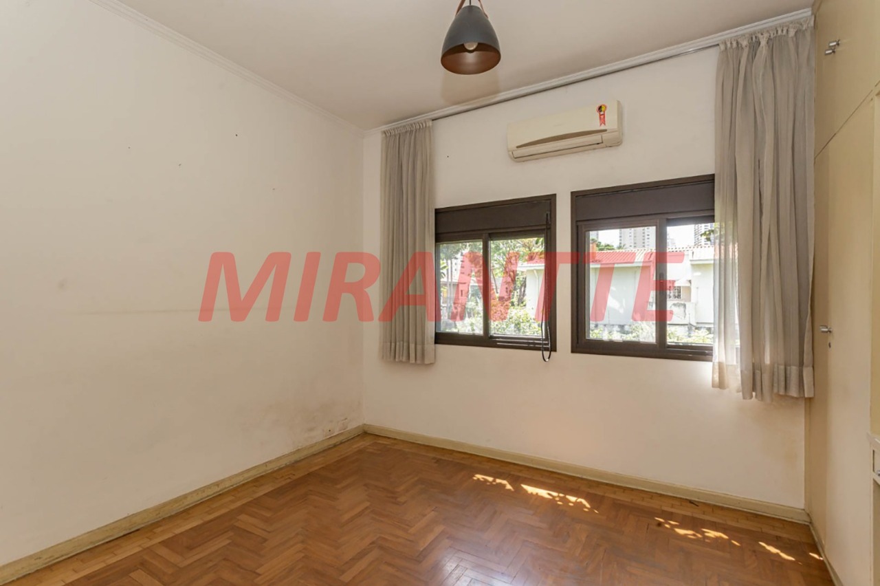 Sobrado de 237m² com 4 quartos em Cidade Monções