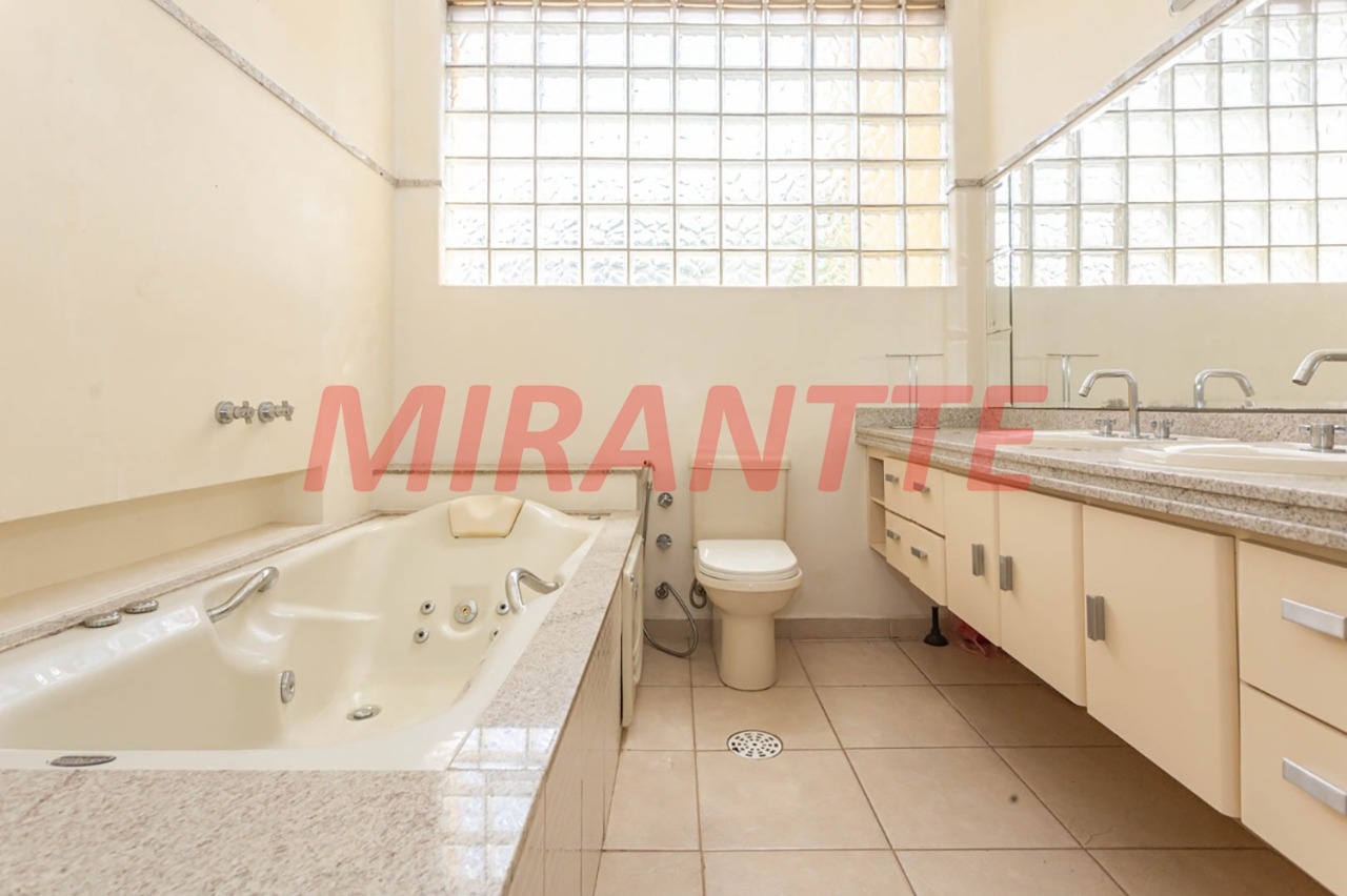 Sobrado de 237m² com 4 quartos em Cidade Monções