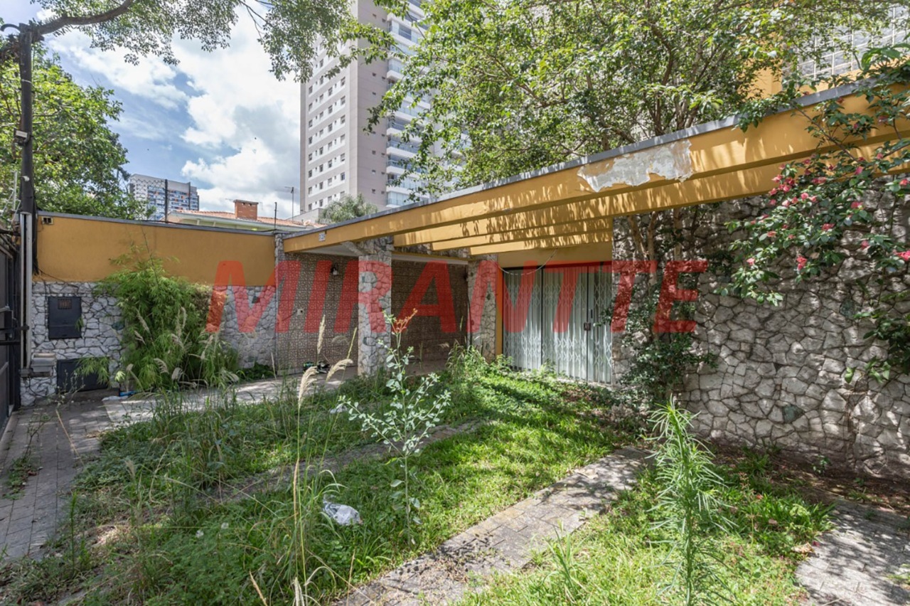 Sobrado de 237m² com 4 quartos em Cidade Monções